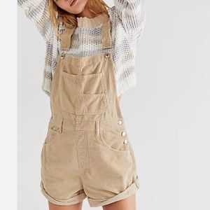 Never worn- tags attached- Ziggy cord shortalls- free people- beige- M